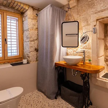 Magical Oasis For Two In Old Town Apartman
