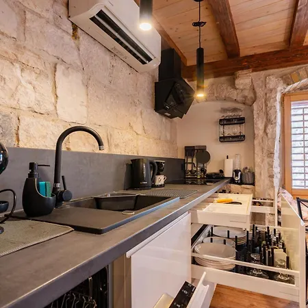 Magical Oasis For Two In Old Town Apartman