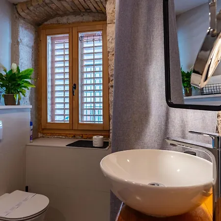 Magical Oasis For Two In Old Town *