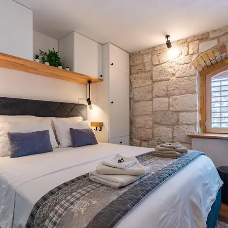 Magical Oasis For Two In Old Town Apartman