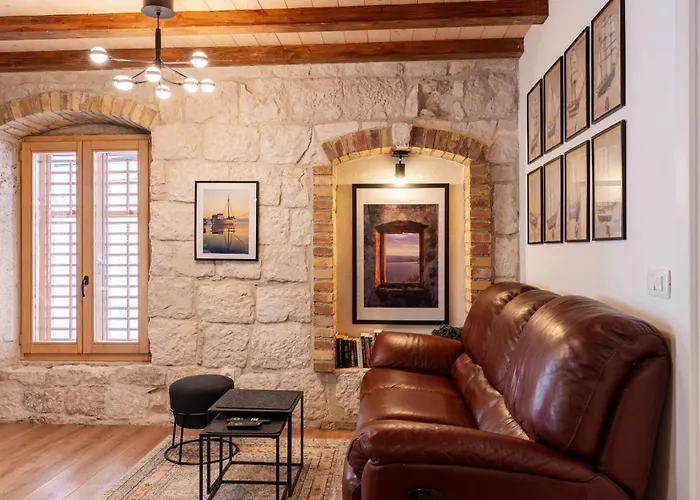 Magical Oasis For Two In Old Town