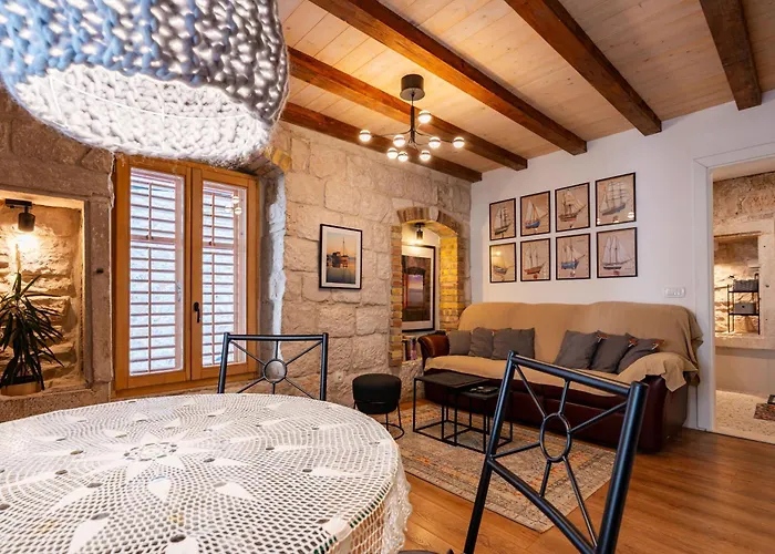 Magical Oasis For Two In Old Town Apartment *