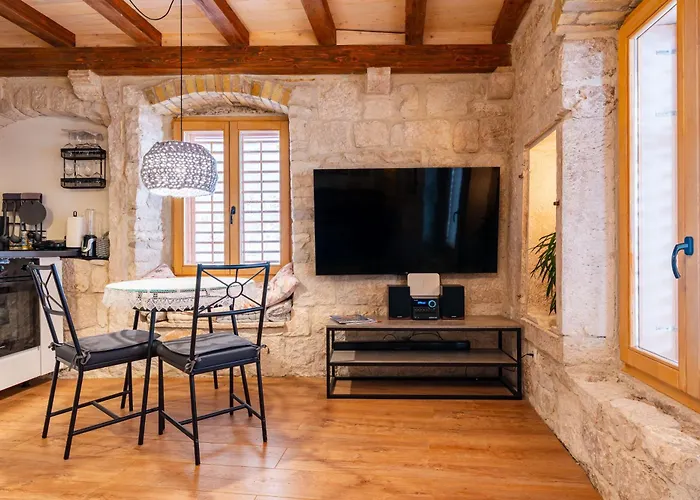 Magical Oasis For Two In Old Town *