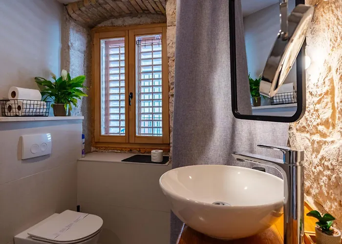 Magical Oasis For Two In Old Town *